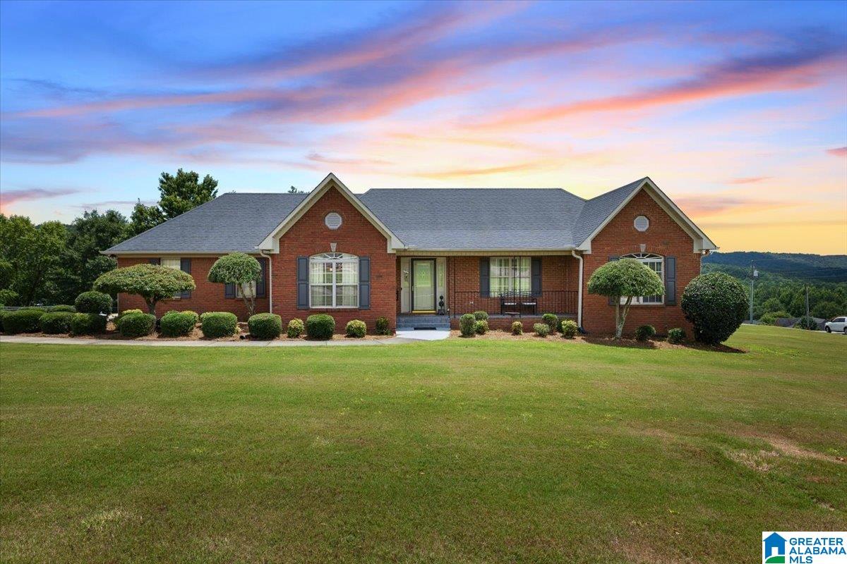 204 Greystone Drive Oneonta, AL 35121 - Photo 2 of 23