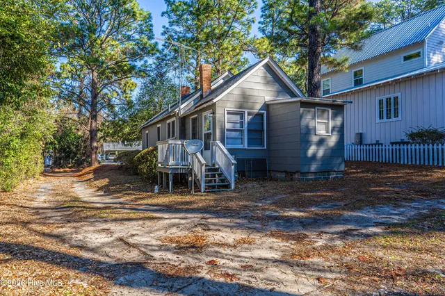 $250,000 | 350 West Connecticut Avenue, Southern Pines, NC 28387