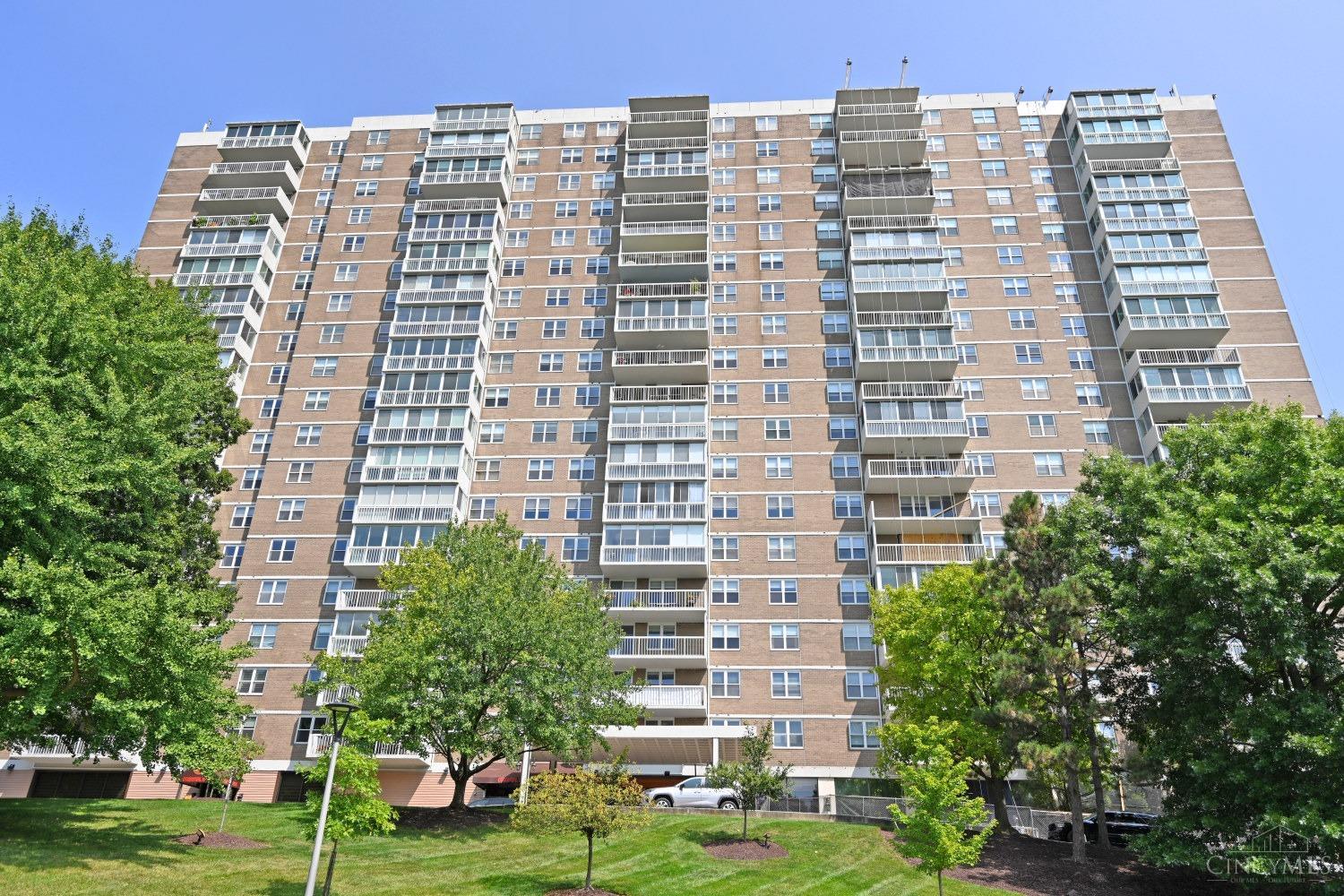 2444 Madison Road, Unit 1807 Cincinnati, OH 45208 - Photo 4 of 47 Gallery Image 4