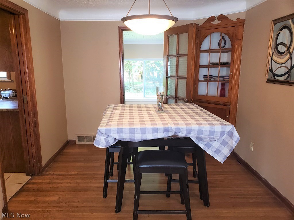 1396 Grantleigh Road Cleveland, OH 44121 - Photo 5 of 27 Gallery Image 5