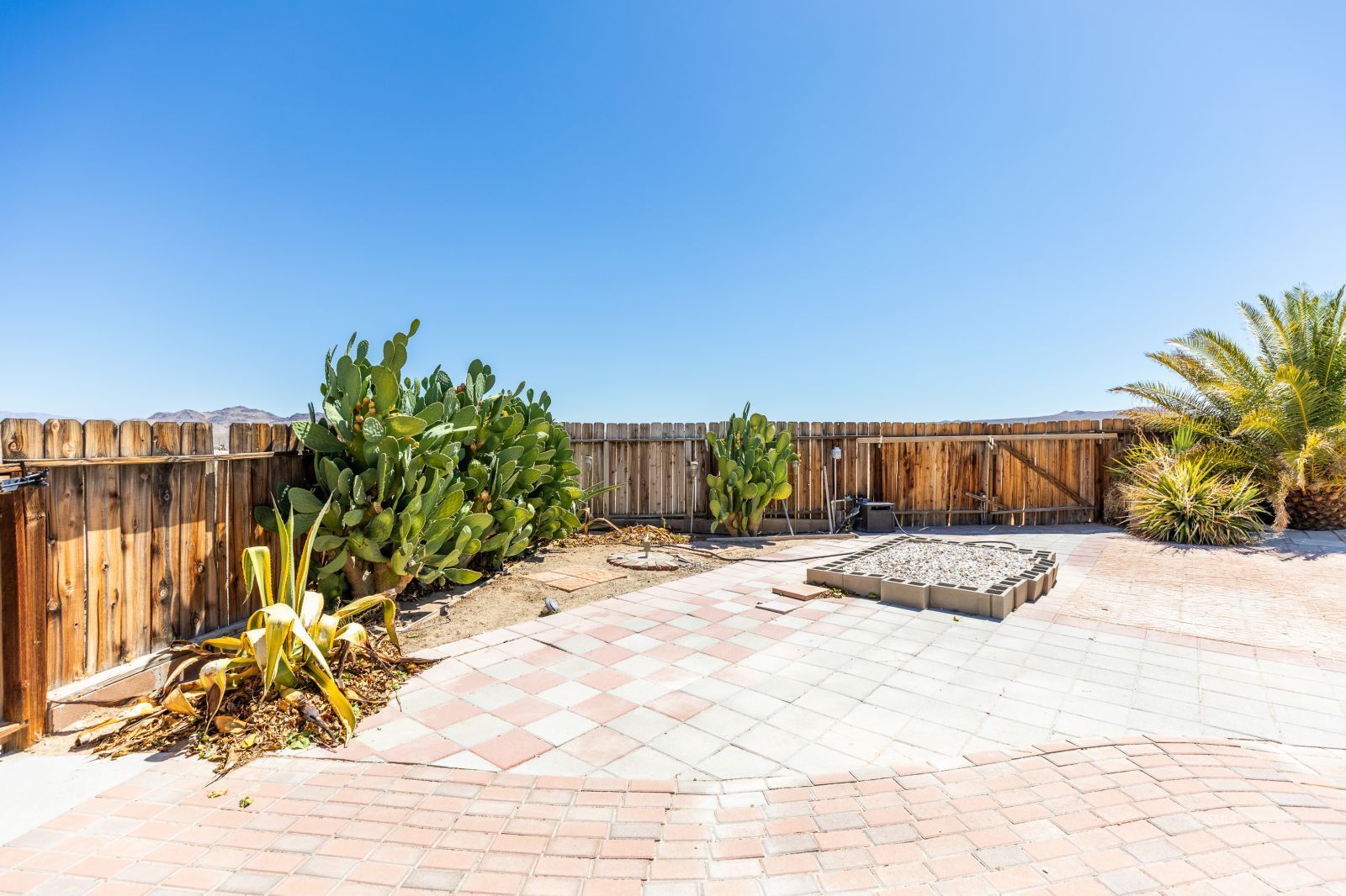 240 Richard Court Ridgecrest, CA 93555 - Photo 31 of 34 a view of a backyard of the house