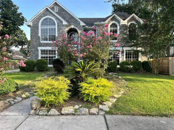 $439,900 | 13315 Denver Oaks Drive, Houston, TX 77065