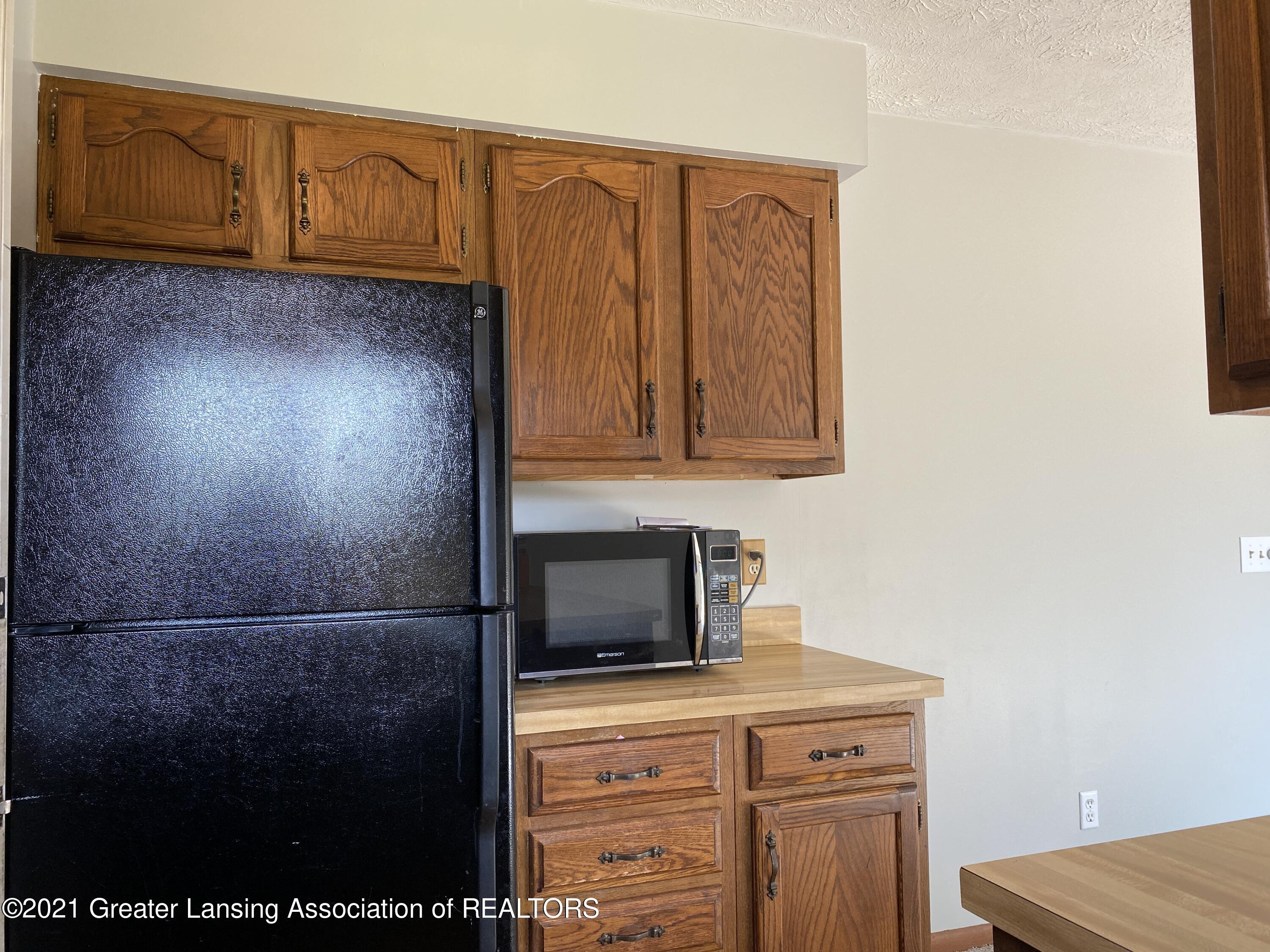 6254 Clise Road Bath, MI 48808 - Photo 8 of 43 Kitchen