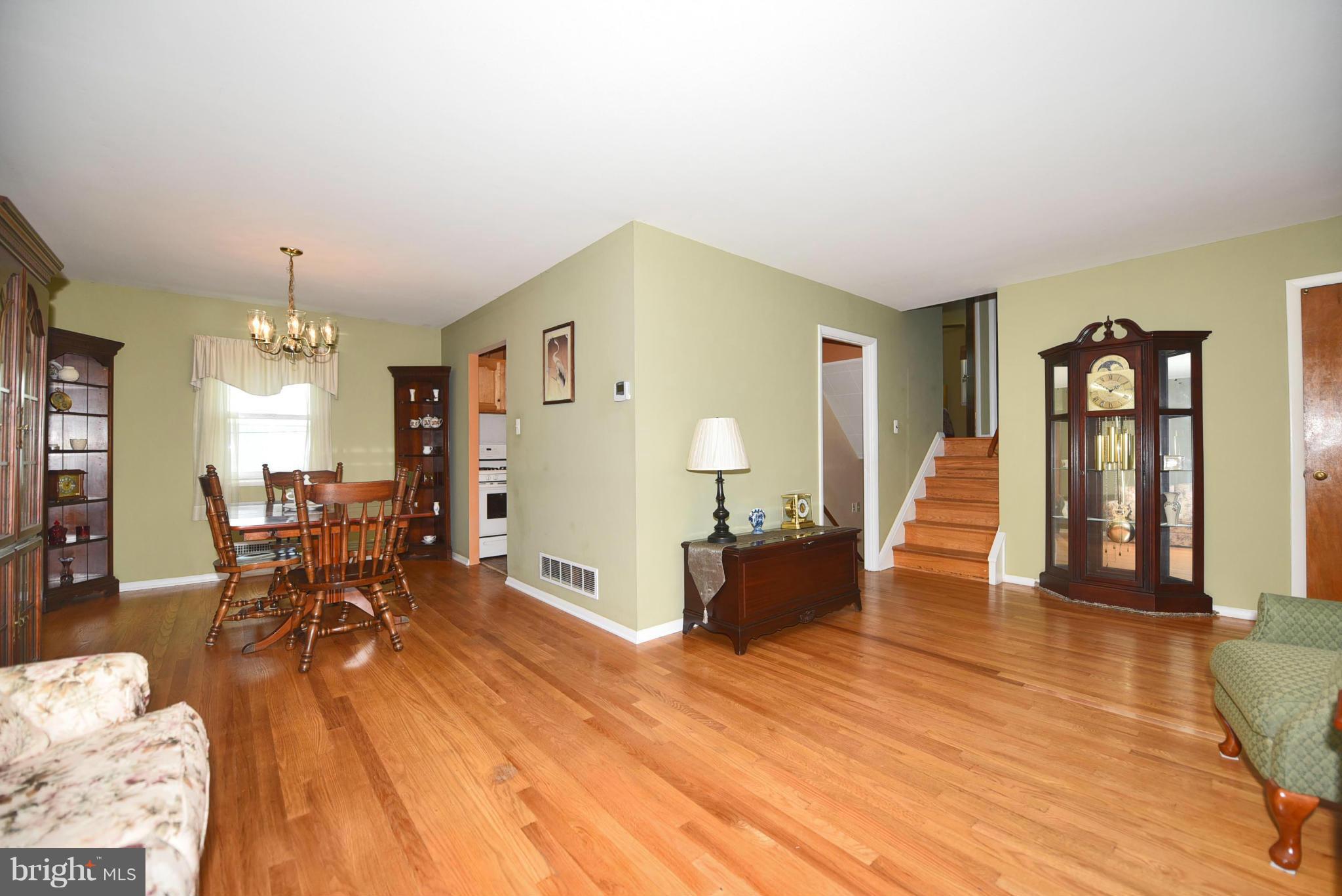 1813 Wycliffe Road Baltimore, MD 21234 - Photo 5 of 30 Family Room - Wood Floors!
