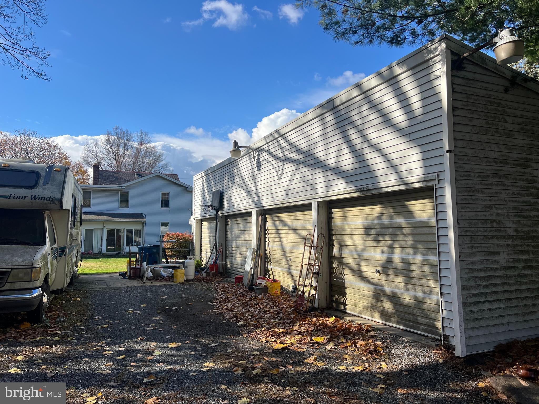 802 Prospect Road Columbia, PA 17512 - Photo 5 of 8 4 car garage