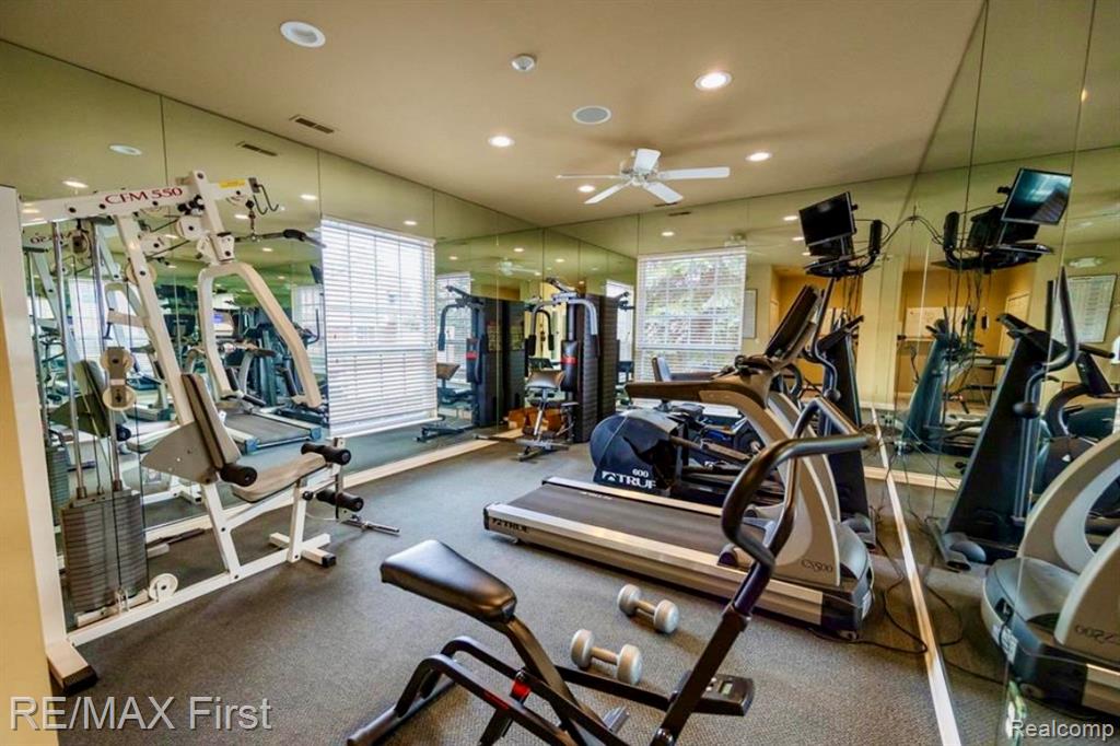 46117 Rhodes Drive, Unit 298 Macomb, MI 48044 - Photo 25 of 28 Gallery Image 25