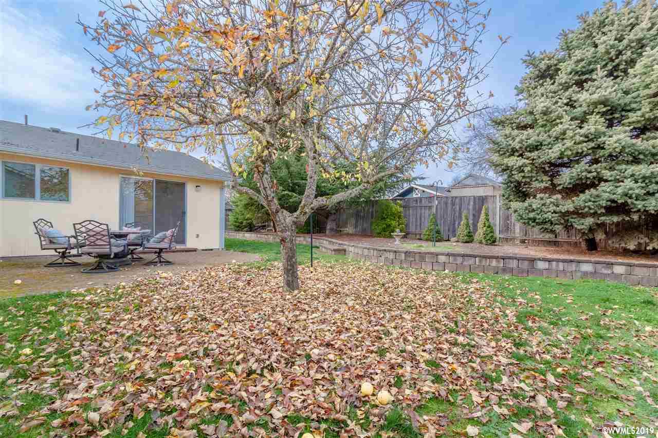 636 Southwest Natalie Street Dallas, OR 97338 - Photo 23 of 28 Gallery Image 23
