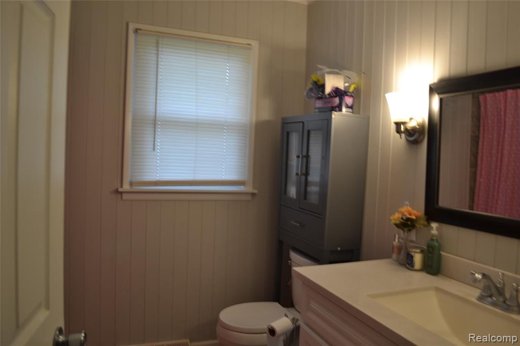 8153 North State Road Otisville, MI 48463 - Photo 10 of 33