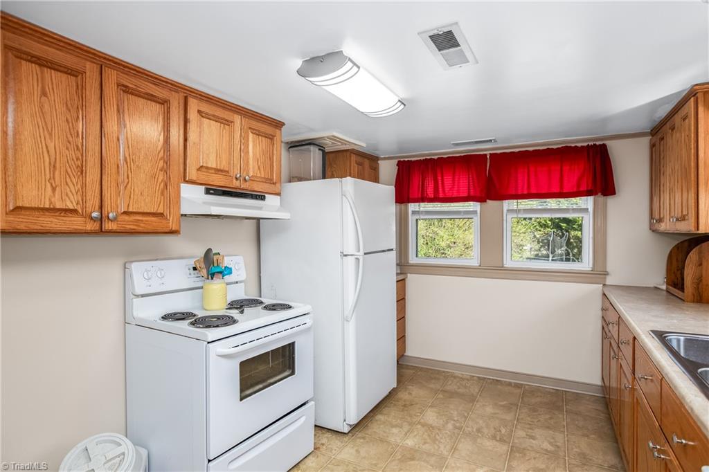 261 Patterson Road Siloam, NC 27047 - Photo 19 of 34