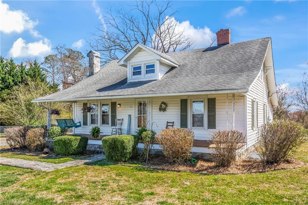 261 Patterson Road Siloam, NC 27047 - Photo 2 of 34