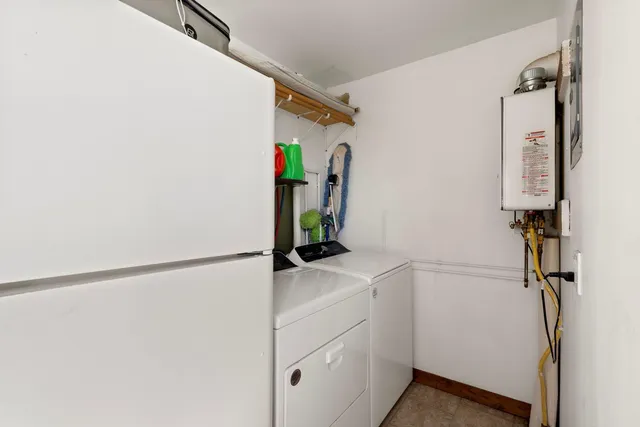 a view of walk in closet