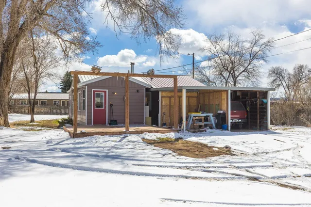 a view of a house with a outdoor space