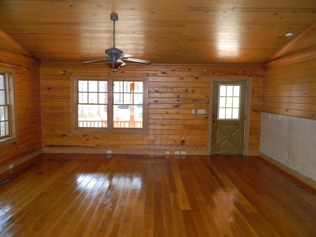 121 Dowdell Mill Road Hamilton, GA 31811 - Photo 9 of 19 Living Room