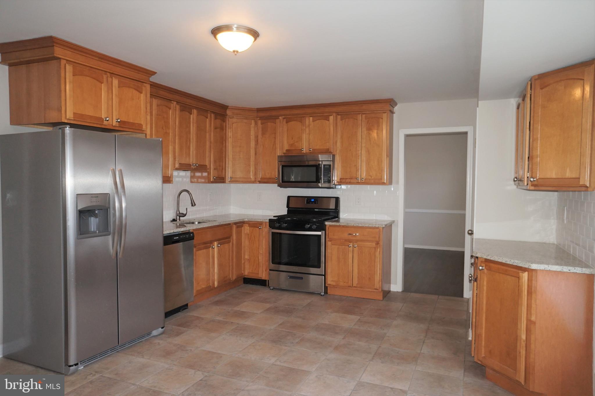 14 Bennington Road Bordentown, NJ 08505 - Photo 6 of 18 Eat in Kitchen