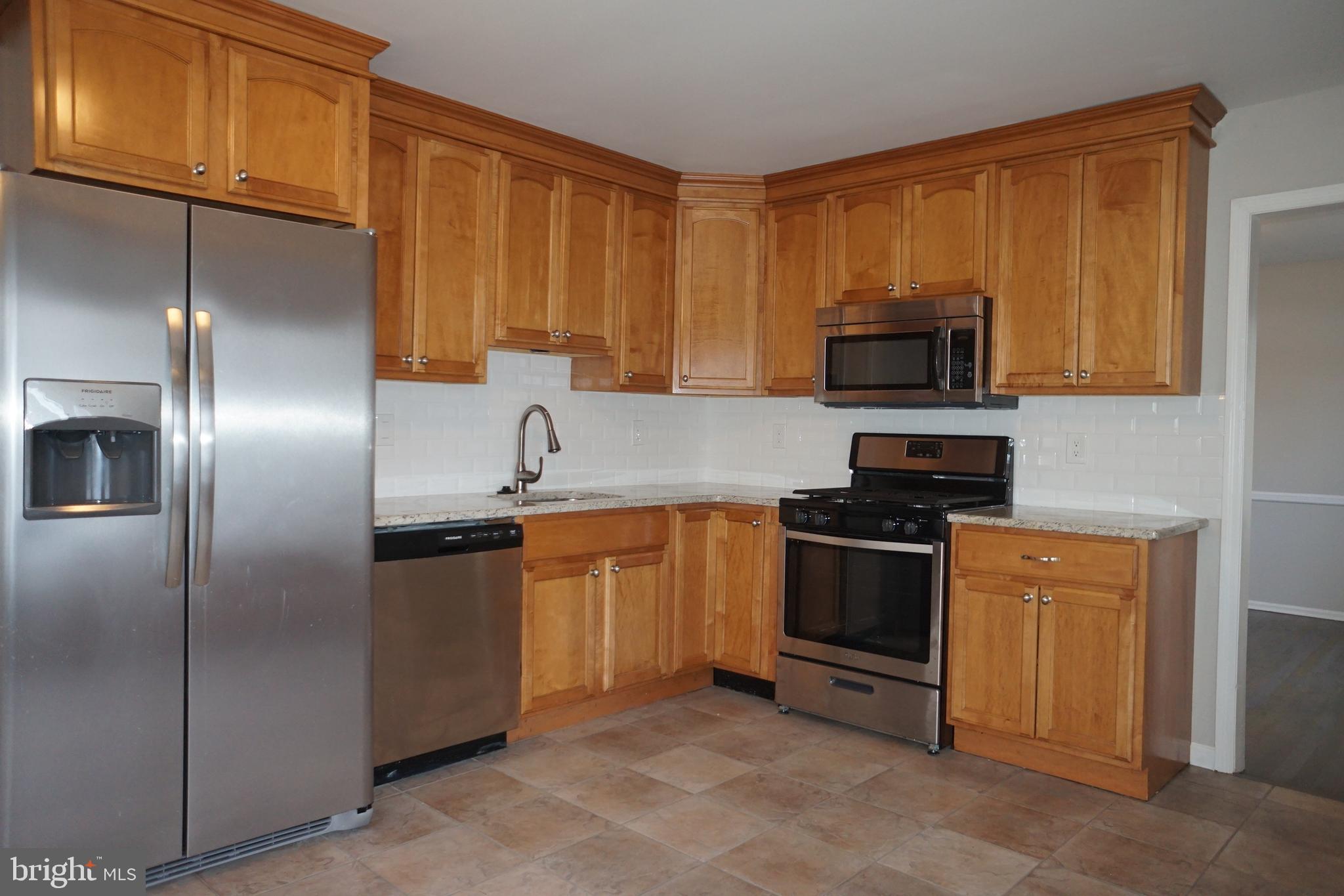 14 Bennington Road Bordentown, NJ 08505 - Photo 7 of 18 Eat in Kitchen