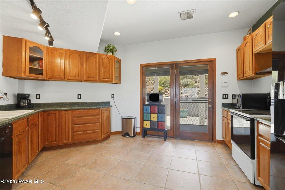 500 Old Senator Road Prescott, AZ 86303 - Photo 12 of 45 11-Kitchen