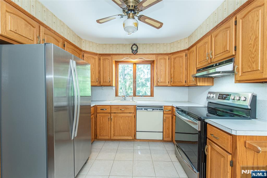 717 Alps Road Wayne, NJ 07470 - Photo 6 of 19