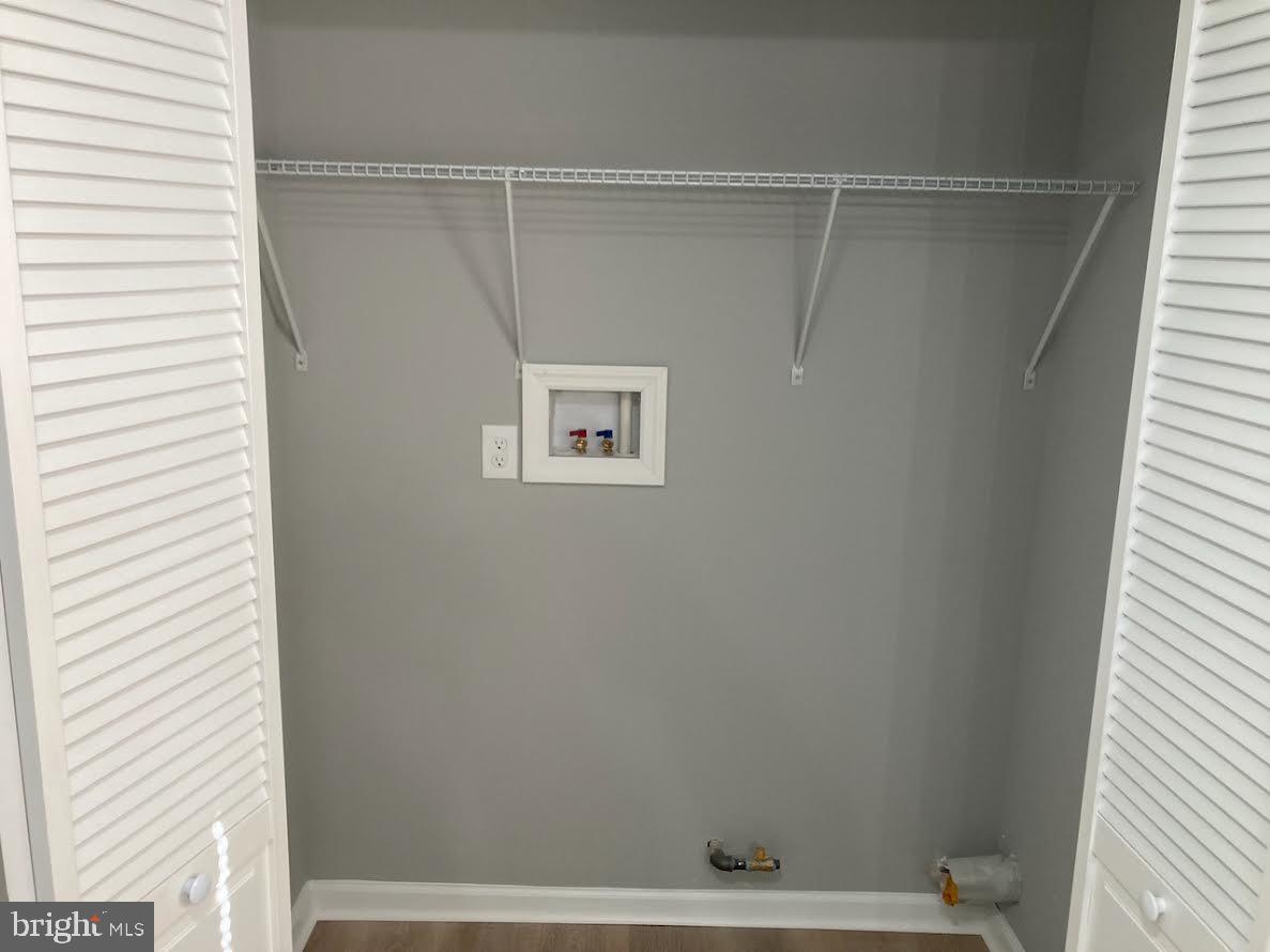 72 Alden Avenue Riverside, NJ 08075 - Photo 25 of 26 a bathroom with a shower