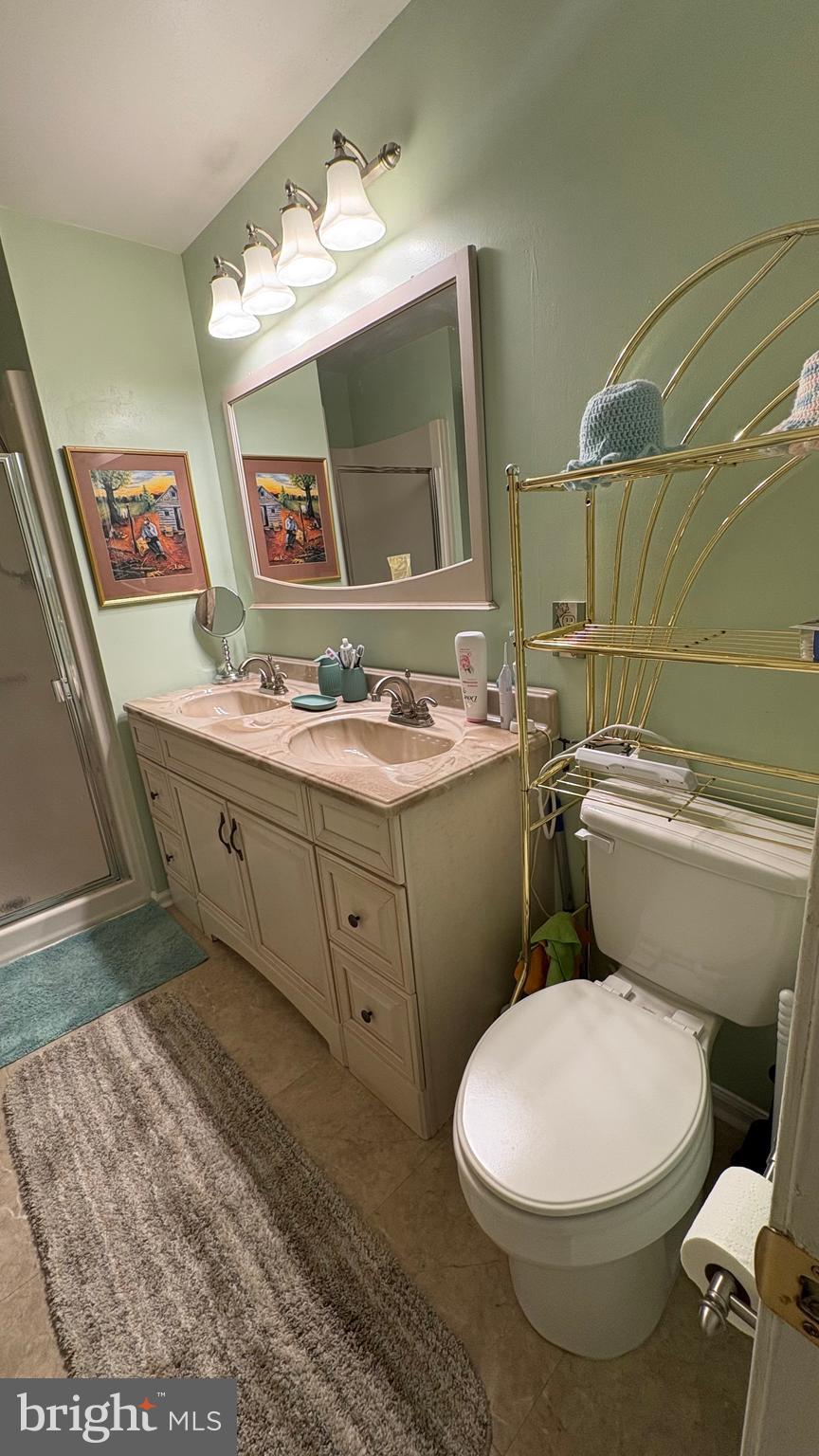 7502 Milligan Lane Clinton, MD 20735 - Photo 16 of 16 Primary Bathroom