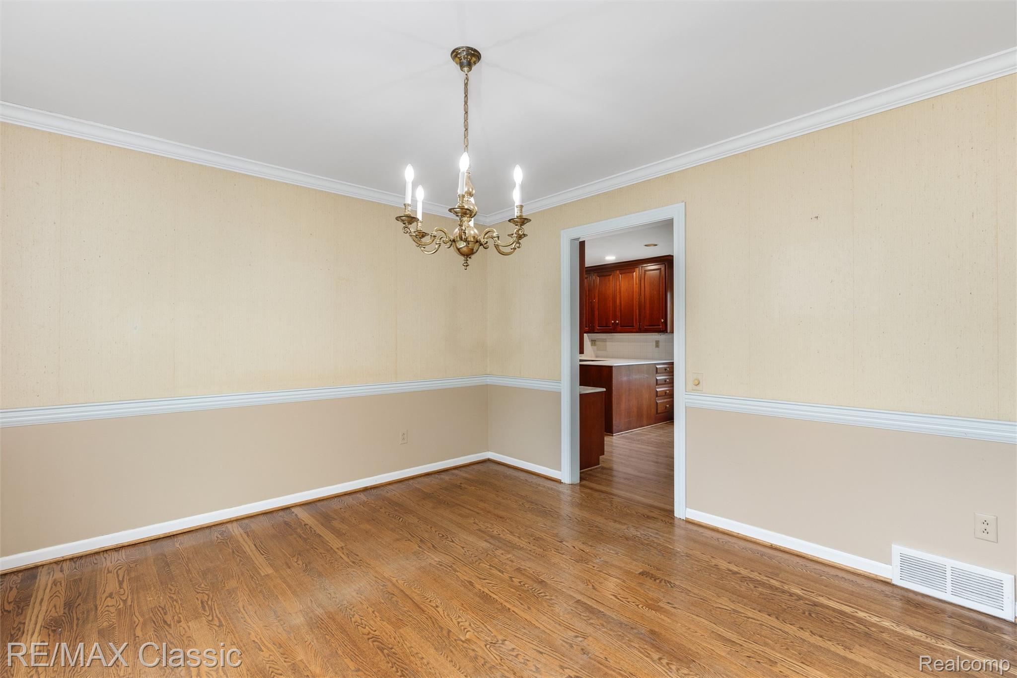4268 Covered Bridge Road Bloomfield Hills, MI 48302 - Photo 9 of 35 17-4268 Covered Bridge Rd 0016.jpg