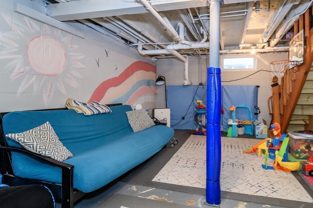 44 Cotuit Road Bourne, MA 02532 - Photo 19 of 33