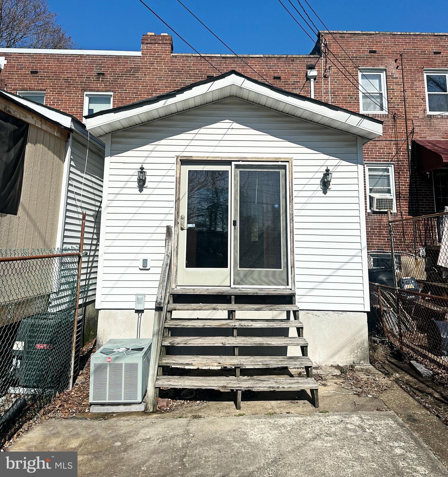 116 Hillvale Road Baltimore, MD 21229 - Photo 3 of 16 Rear