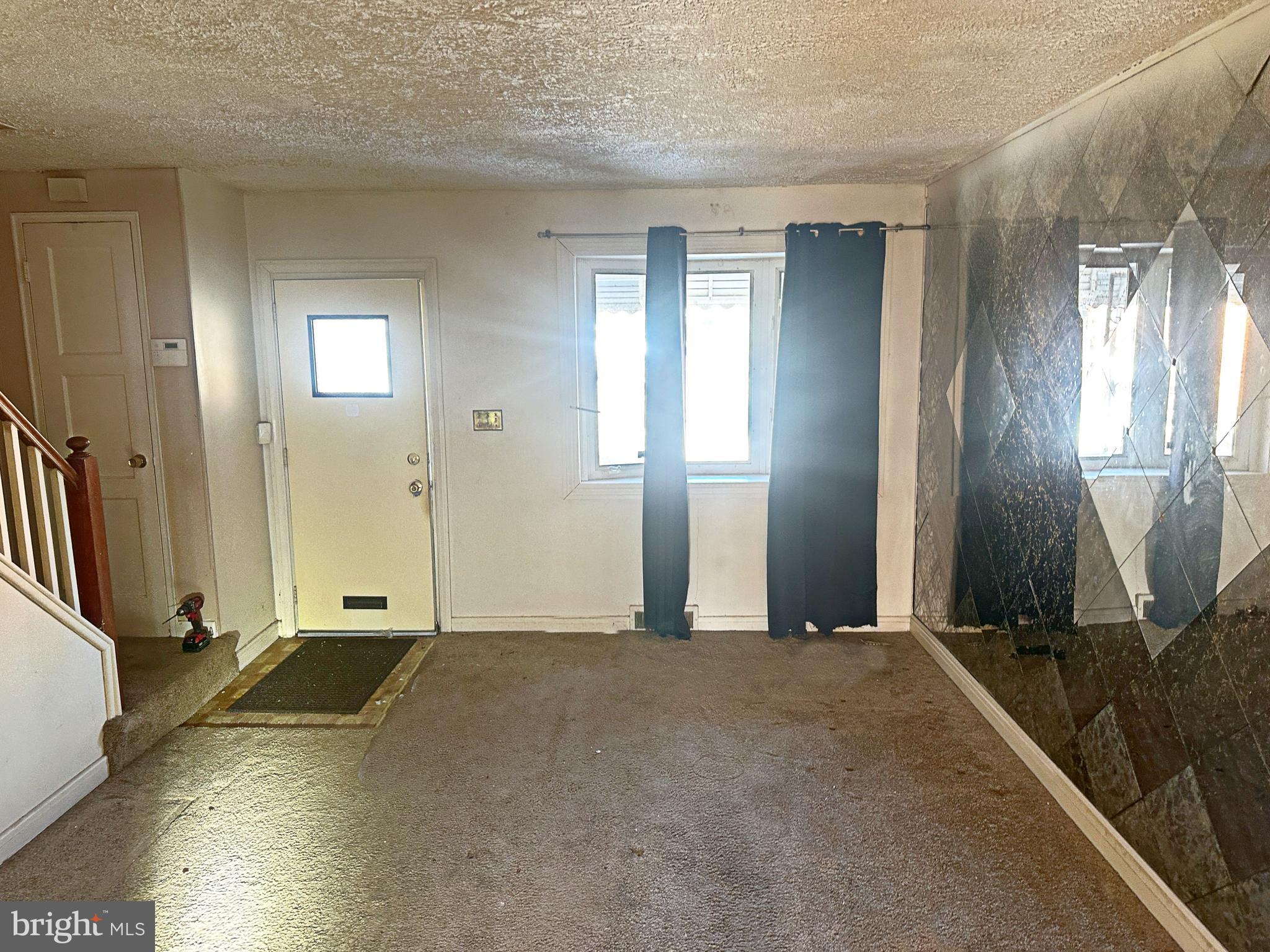 116 Hillvale Road Baltimore, MD 21229 - Photo 5 of 16 Interior
