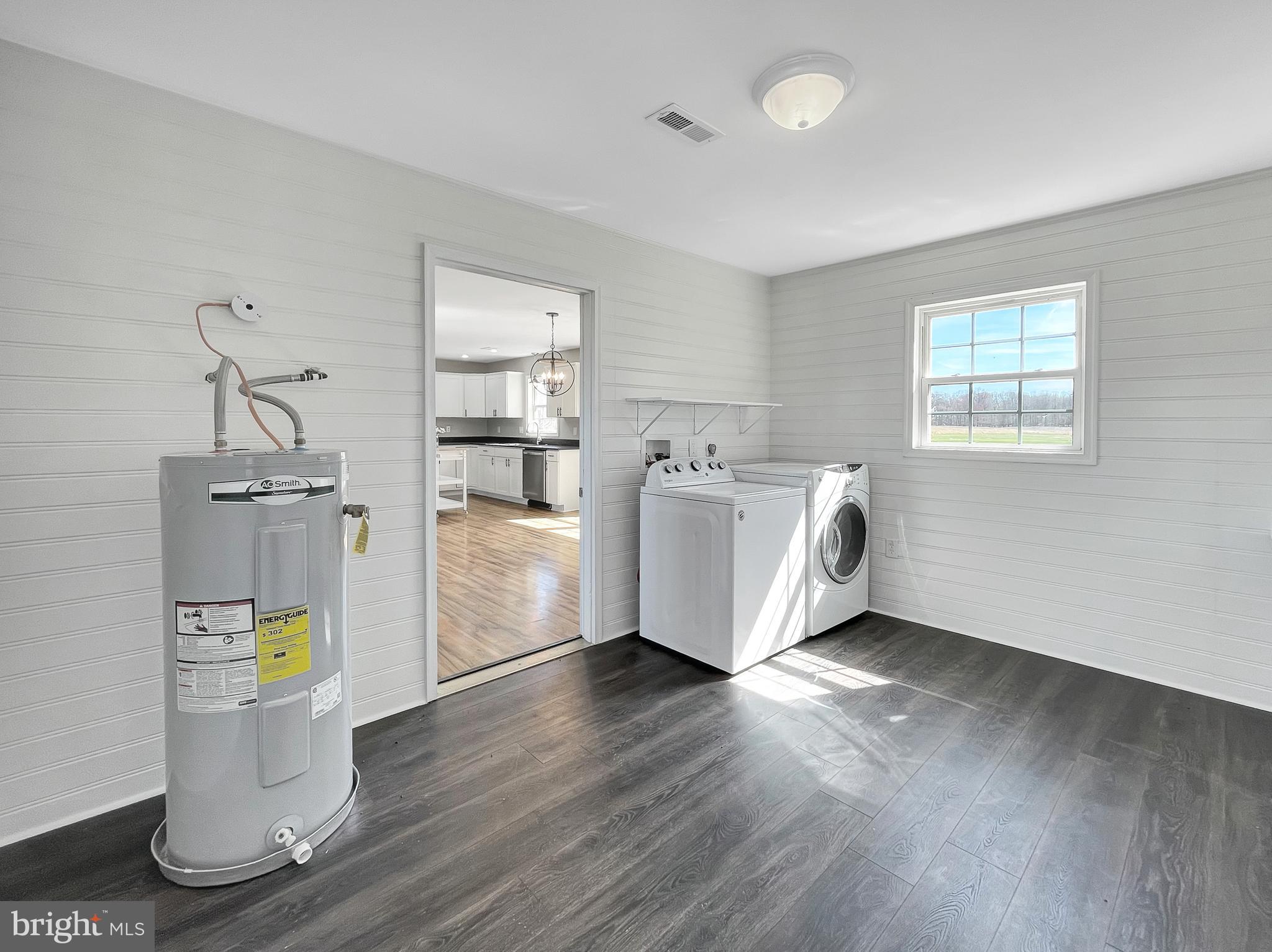 22276 Batna Road Culpeper, VA 22701 - Photo 31 of 41 Laundry/Mudroom