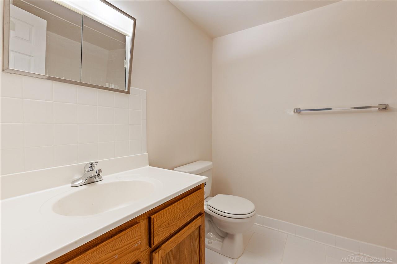 2800 Manorwood Road Troy, MI 48085 - Photo 39 of 45 Gallery Image 39