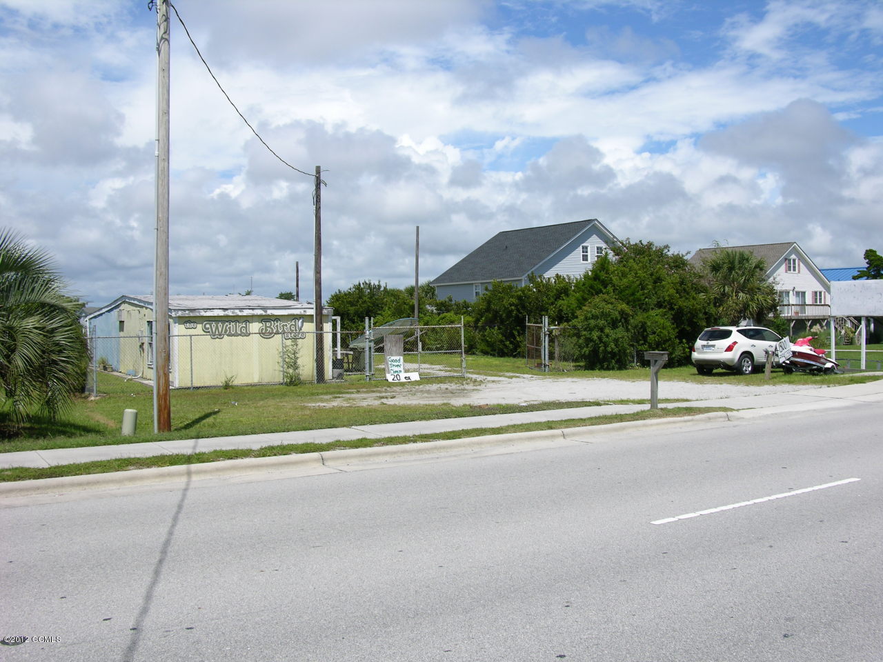 405 Cedar Point Boulevard Swansboro, NC 28584 - Photo 3 of 11 Opposite Angle Road Front View