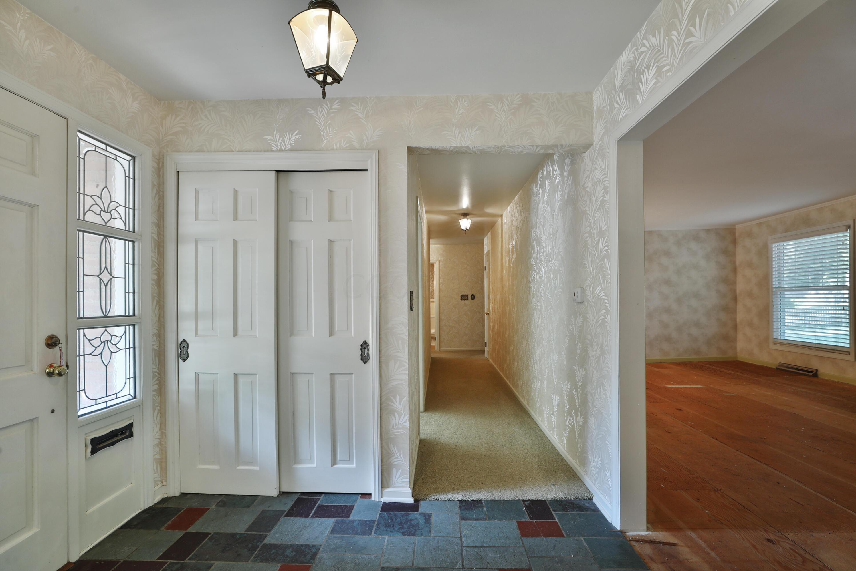 226 Croswell Road Columbus, OH 43214 - Photo 19 of 39 226-Crosswell-21