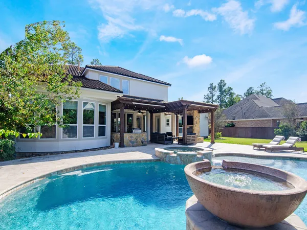 $1,650,000 | 7242 Lake Paloma Trail, The Woodlands, TX 77389