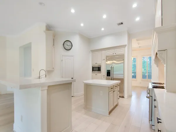 $1,650,000 | 7242 Lake Paloma Trail, The Woodlands, TX 77389
