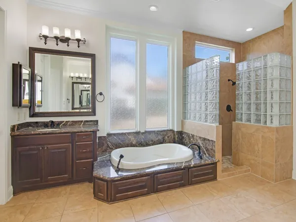 $1,650,000 | 7242 Lake Paloma Trail, The Woodlands, TX 77389