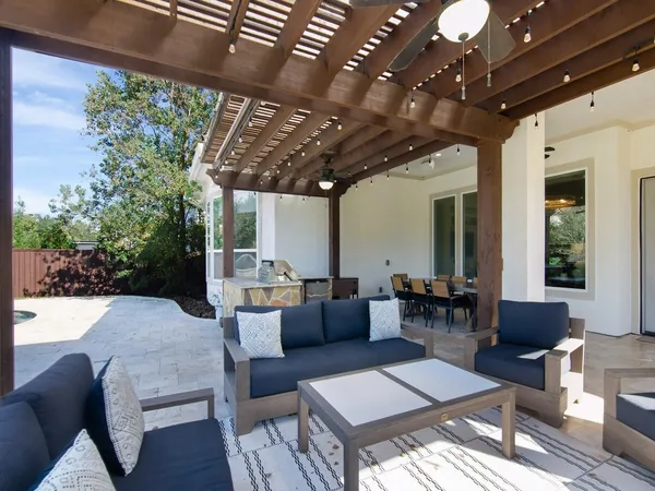 $1,650,000 | 7242 Lake Paloma Trail, The Woodlands, TX 77389