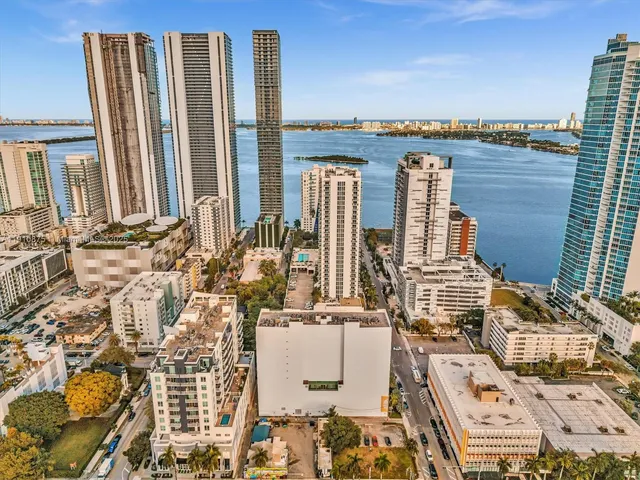 $2,800 | 2200 Northeast 4th Avenue, Unit PH05, Miami, FL 33137