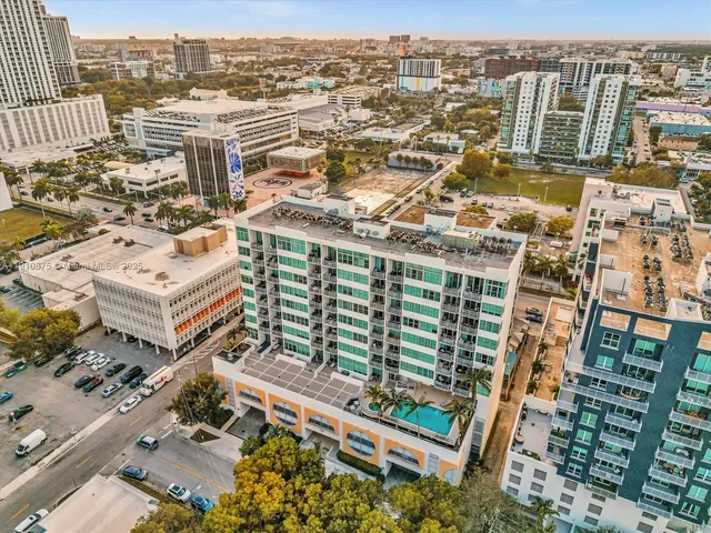 $2,800 | 2200 Northeast 4th Avenue, Unit PH05, Miami, FL 33137