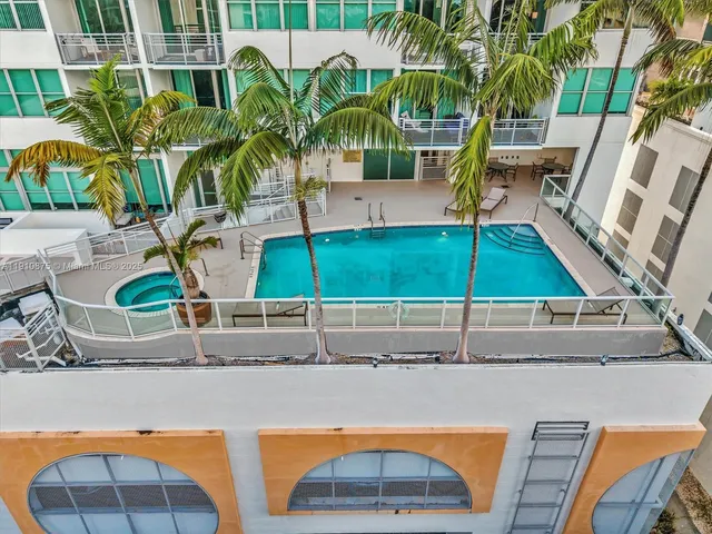 $2,800 | 2200 Northeast 4th Avenue, Unit PH05, Miami, FL 33137