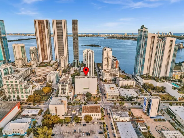 $2,800 | 2200 Northeast 4th Avenue, Unit PH05, Miami, FL 33137