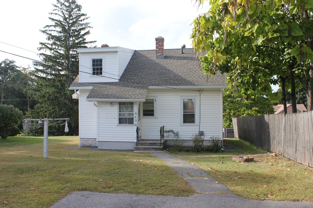 610 Sunderland Road Worcester, MA 01604 - Photo 2 of 14 Gallery Image 2