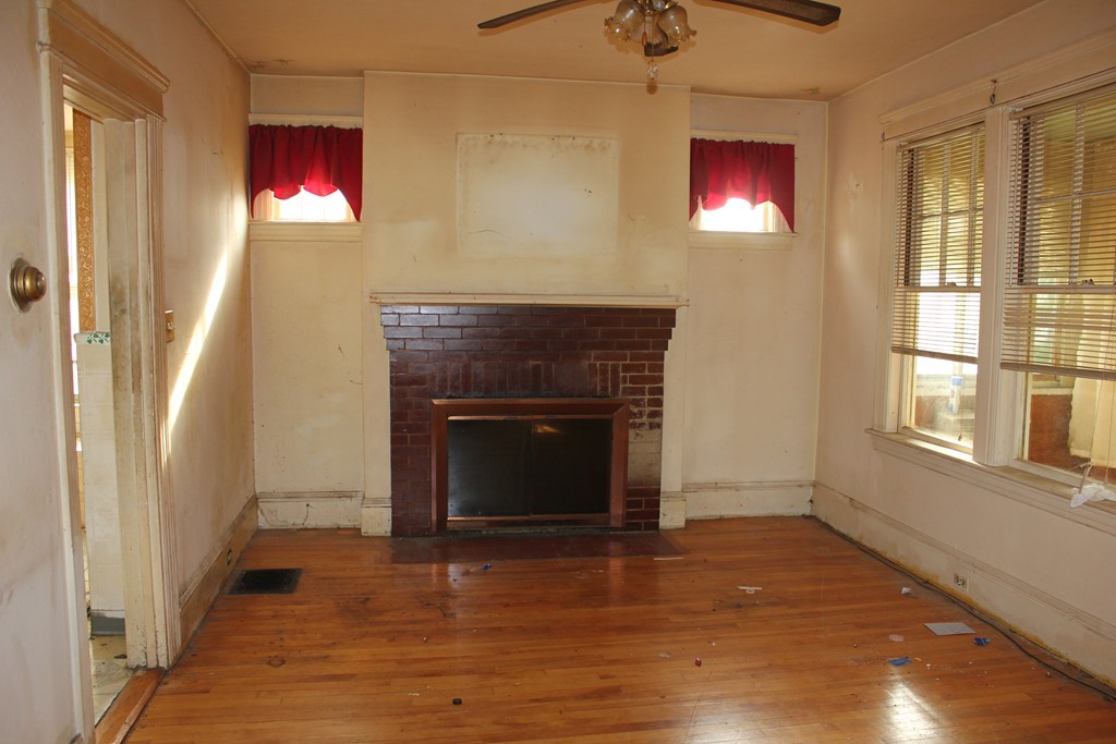 610 Sunderland Road Worcester, MA 01604 - Photo 6 of 14 Gallery Image 6