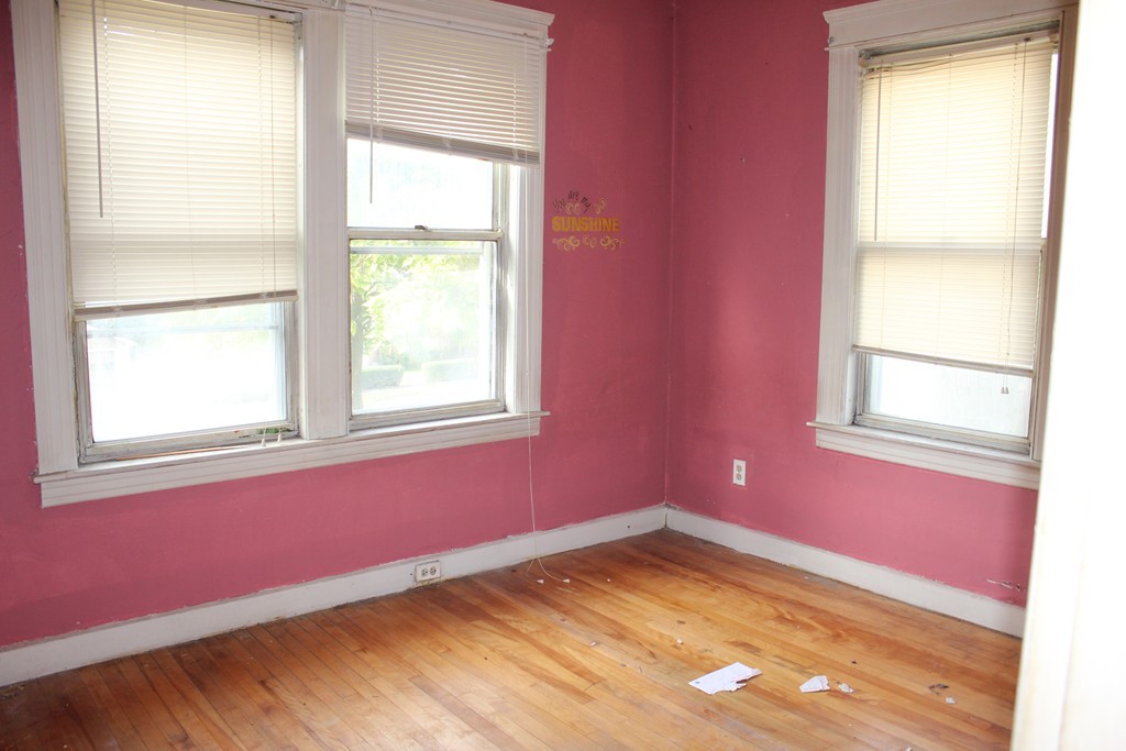 610 Sunderland Road Worcester, MA 01604 - Photo 7 of 14 Gallery Image 7