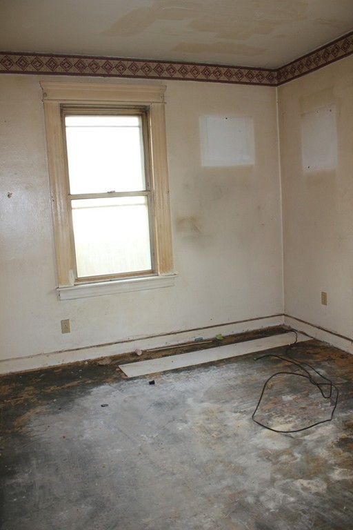 610 Sunderland Road Worcester, MA 01604 - Photo 8 of 14 Gallery Image 8
