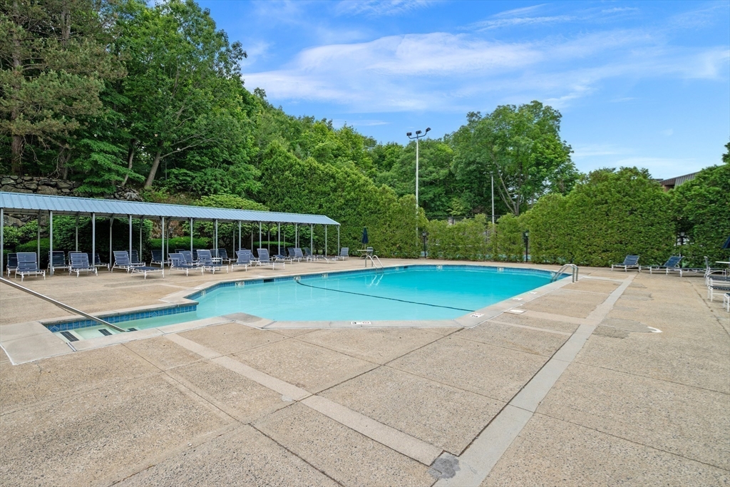 402 Paradise Road, Unit U: 3Q Swampscott, MA 01907 - Photo 33 of 36