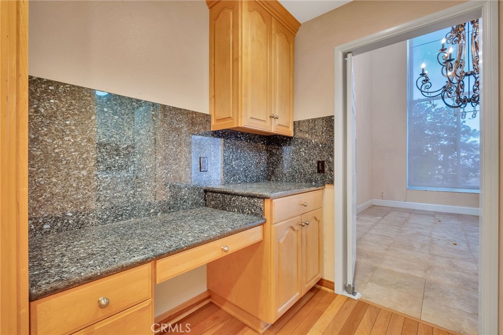 12305 Ridge Circle Los Angeles, CA 90049 - Photo 16 of 59