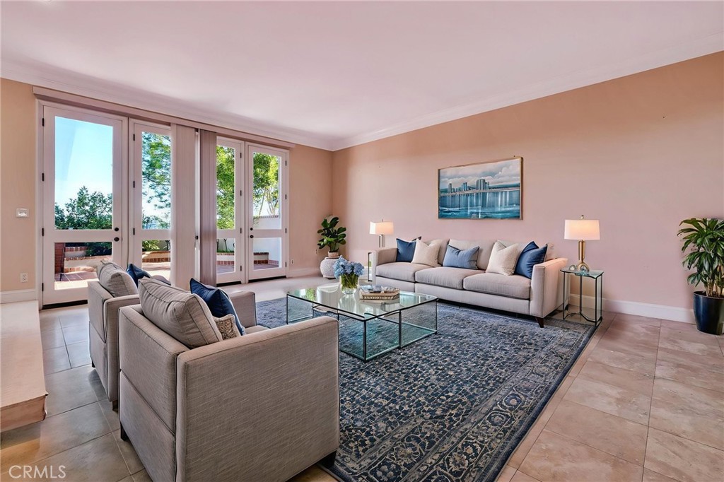 12305 Ridge Circle Los Angeles, CA 90049 - Photo 22 of 59