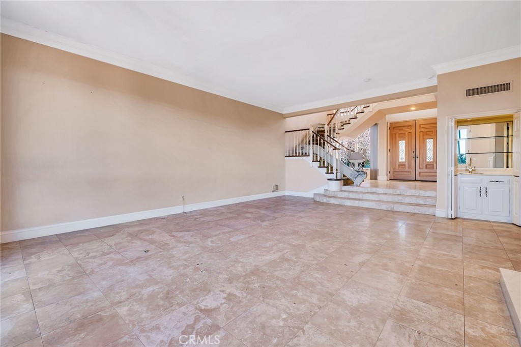 12305 Ridge Circle Los Angeles, CA 90049 - Photo 24 of 59