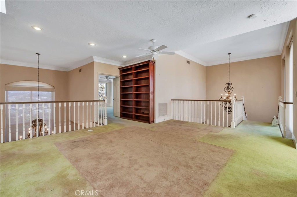 12305 Ridge Circle Los Angeles, CA 90049 - Photo 33 of 59