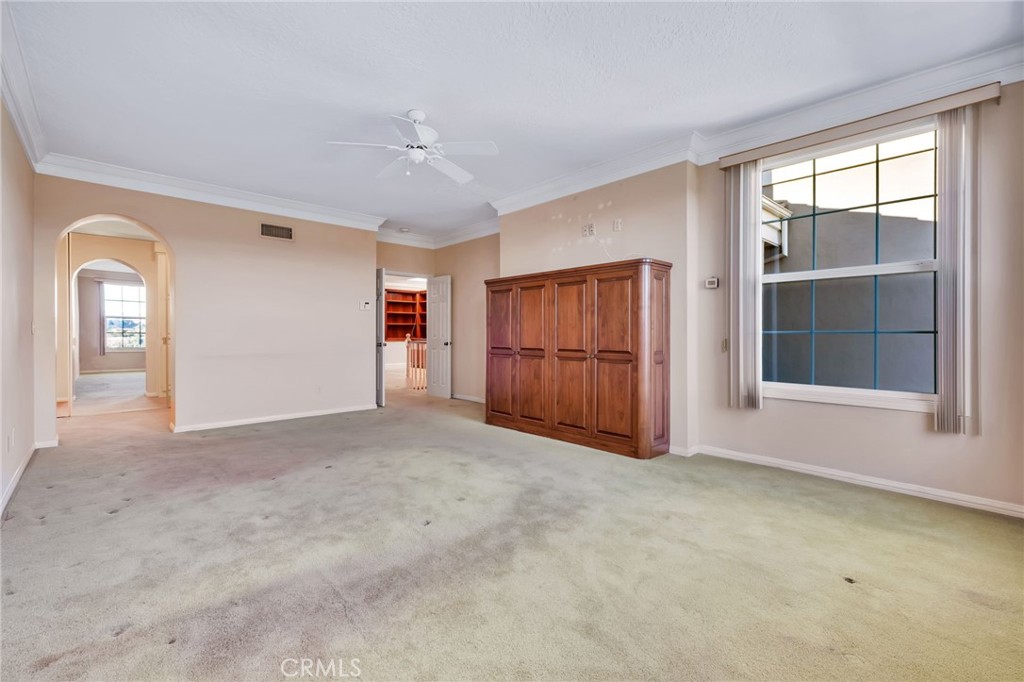 12305 Ridge Circle Los Angeles, CA 90049 - Photo 36 of 59 Secondary Bedroom with bathroom suite
