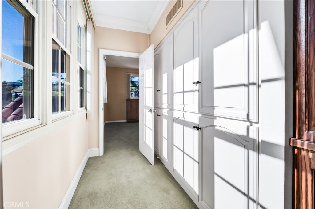 12305 Ridge Circle Los Angeles, CA 90049 - Photo 46 of 59